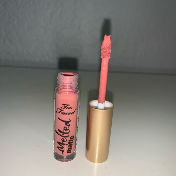 Too faced melted matte liquid lipstick - Picture 3 of 4